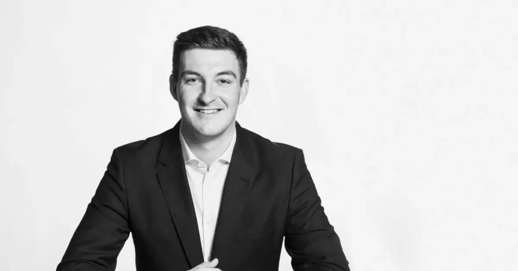 neuer anwalt bei binder groesswang philipp schermer verstaerkt als rechtsanwalt das banking finance team