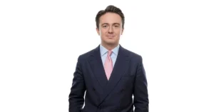 schoenherr beraet mavie beim einstieg von raiffeisen holding noe wien als investor